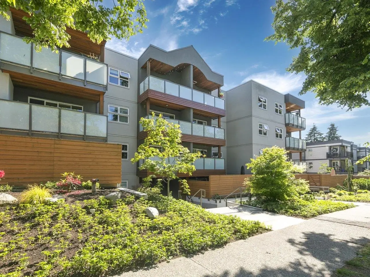 403 570 E 8TH AVENUE, Vancouver BC V5T 1S8