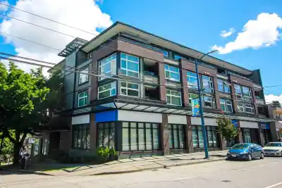 205 5488 CECIL STREET, Vancouver BC V5R 4E5