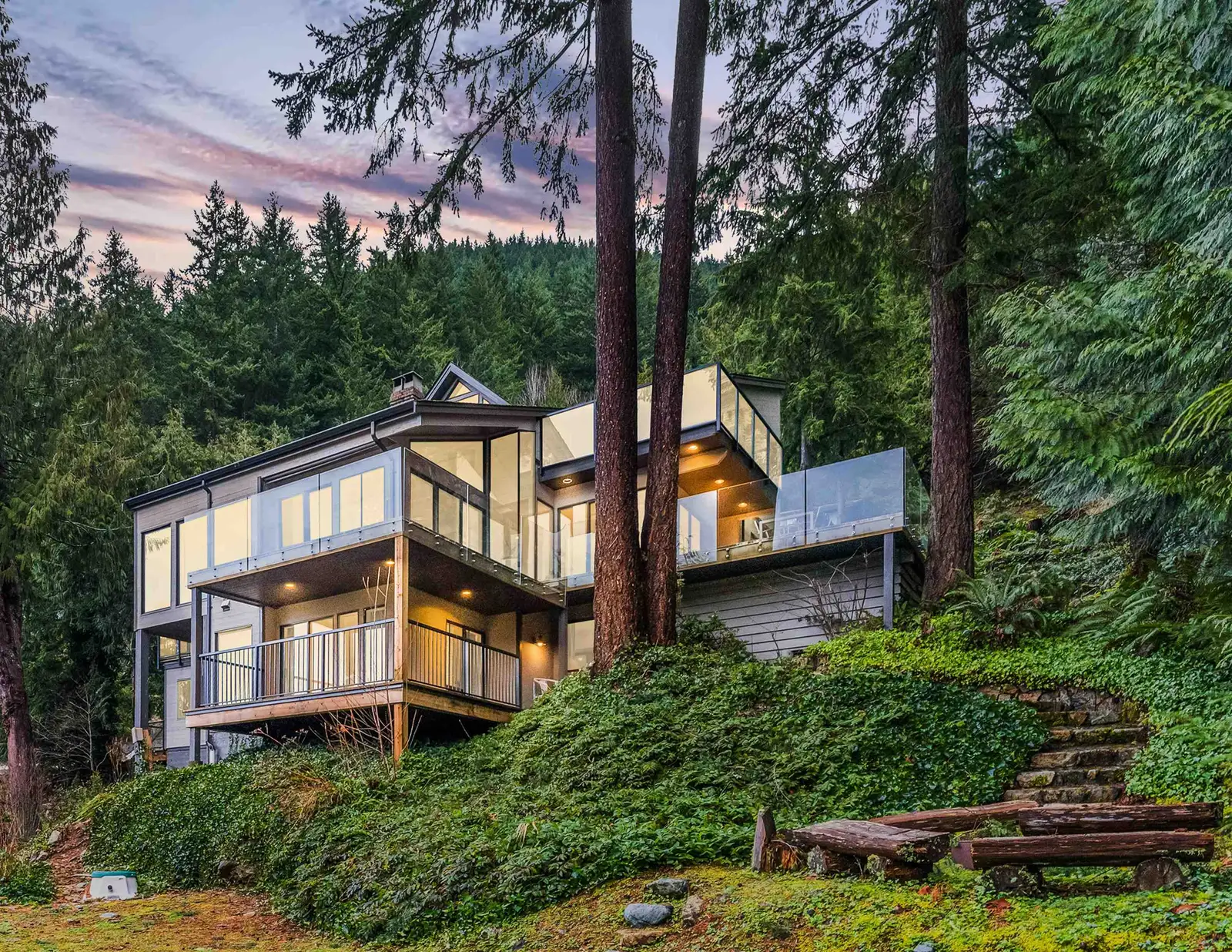 470 TIMBERTOP DRIVE, Lions Bay BC V0N 2E0