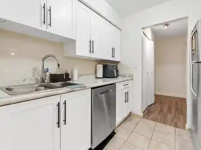 1615 10620 150 STREET, Surrey BC V3R 7S1
