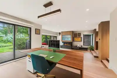 423 GREENSBORO PLACE, Vancouver BC V5X 4M6