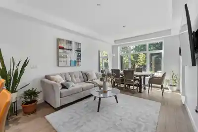 113 747 E 3RD STREET, North Vancouver BC V7L 1G8