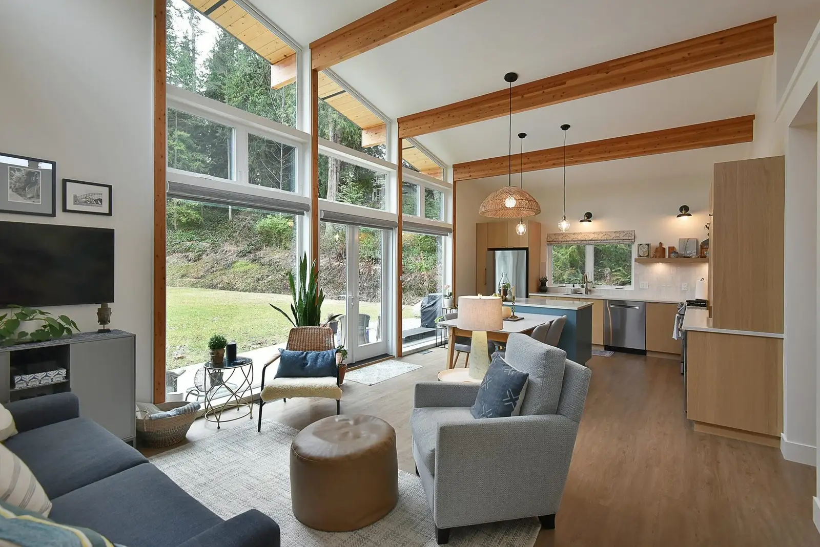 5961-5963 RIPPLE WAY, Sechelt BC V7Z 0R2