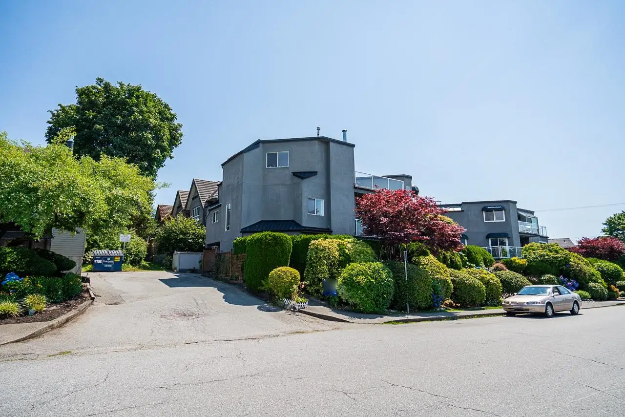1416 MAHON AVENUE, North Vancouver BC V7M 2S4