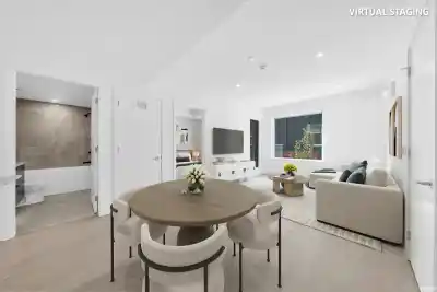 2210 E 1ST AVENUE, Vancouver BC V5N 0K2