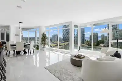 1701 1372 SEYMOUR STREET, Vancouver BC V6B 0L1