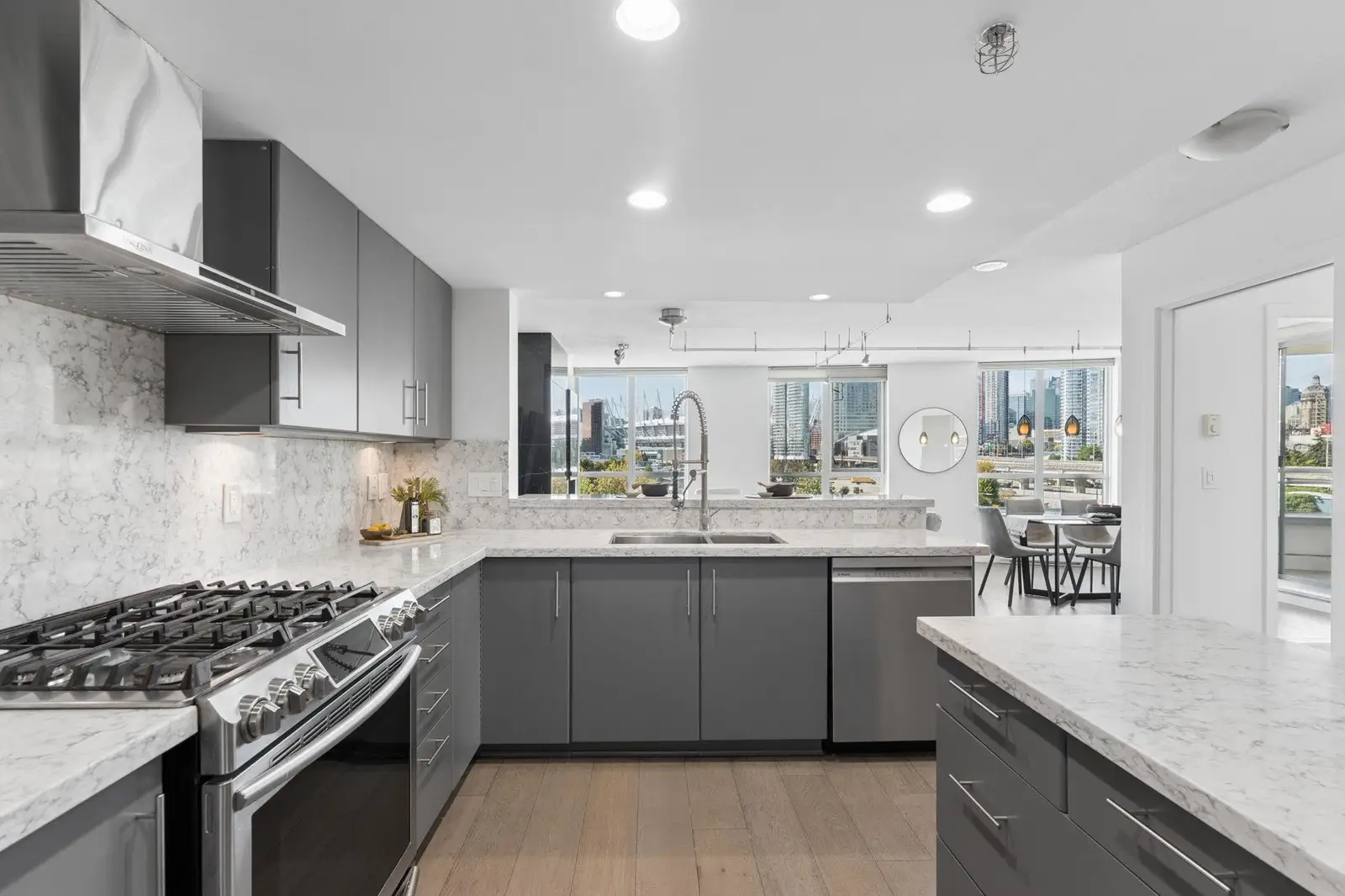 506 120 MILROSS AVENUE, Vancouver BC V6A 4K7