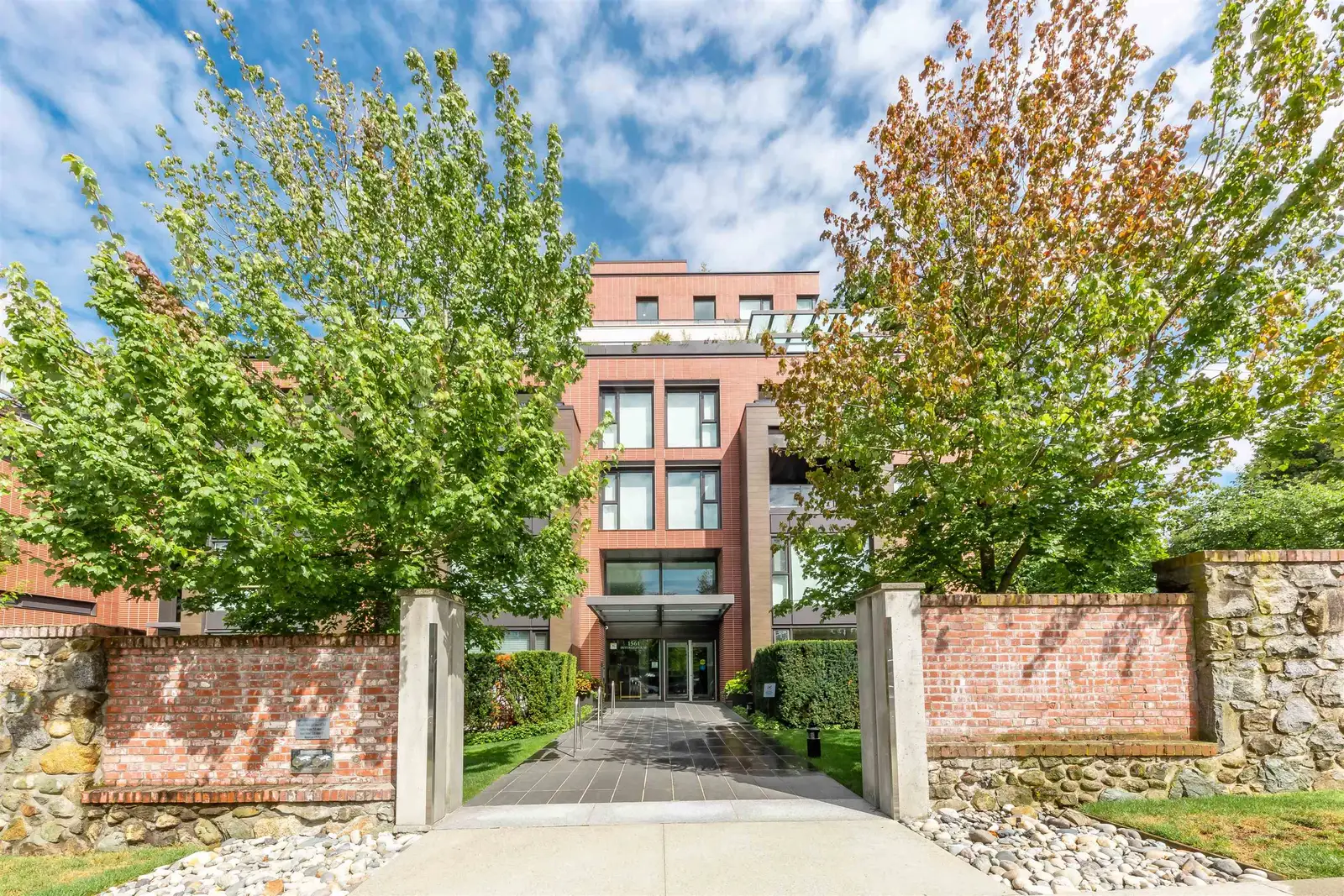 201 1561 W 57TH AVENUE, Vancouver BC V6P 0H5