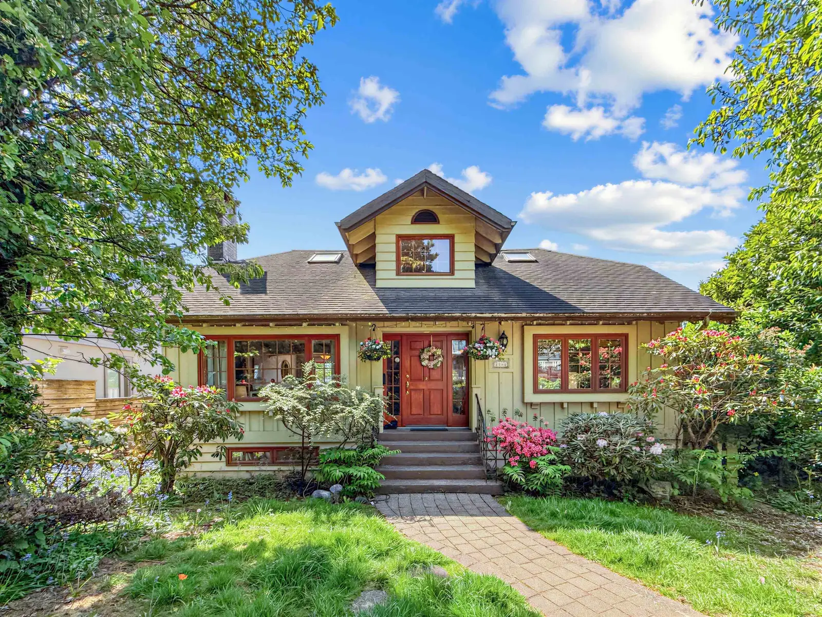 2148 KINGS AVENUE, West Vancouver BC V7V 2B8