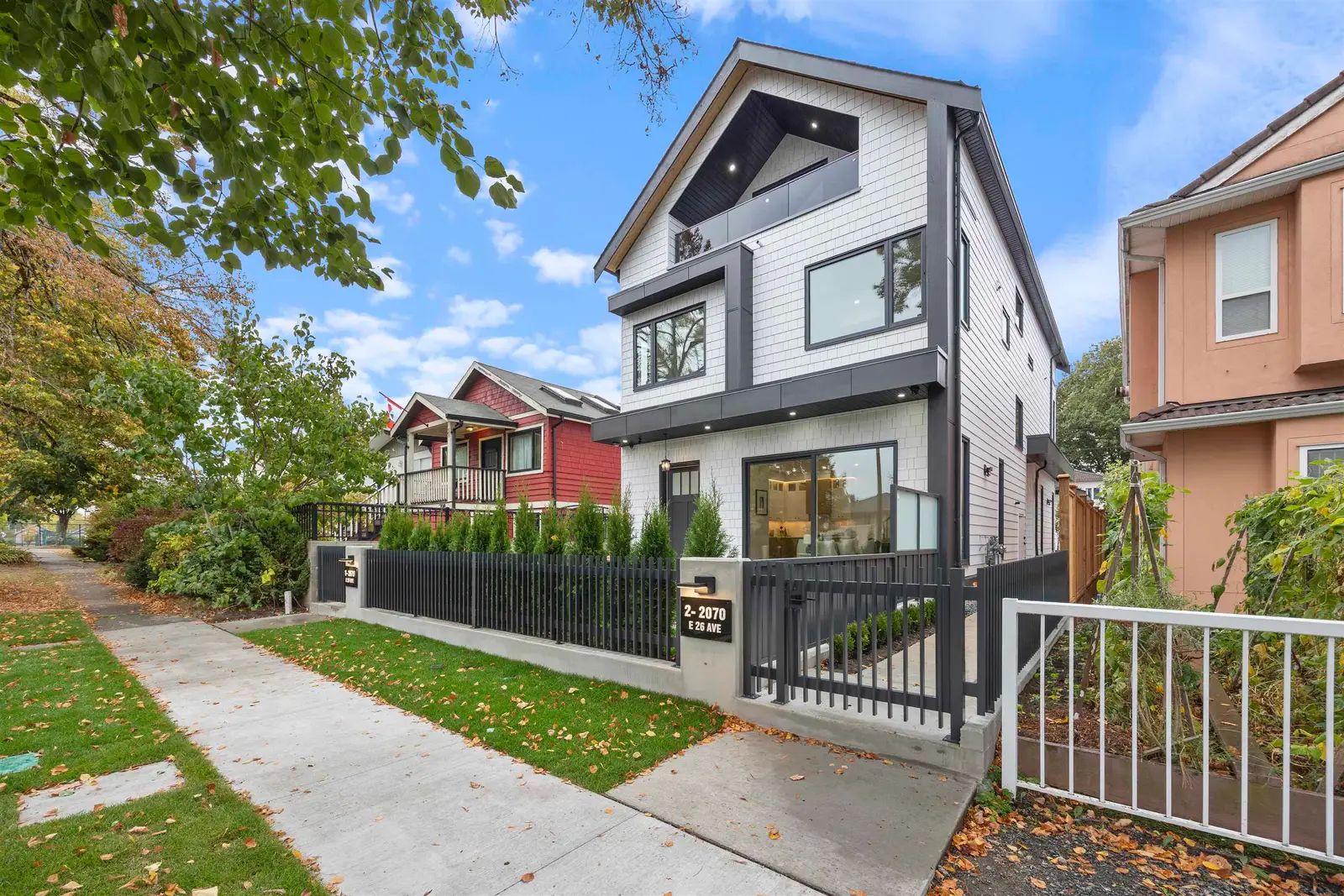 2 2070 E 26TH AVENUE, Vancouver BC V5N 2W4