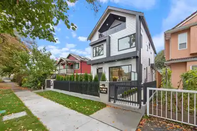 2 2070 E 26TH AVENUE, Vancouver BC V5N 2W4