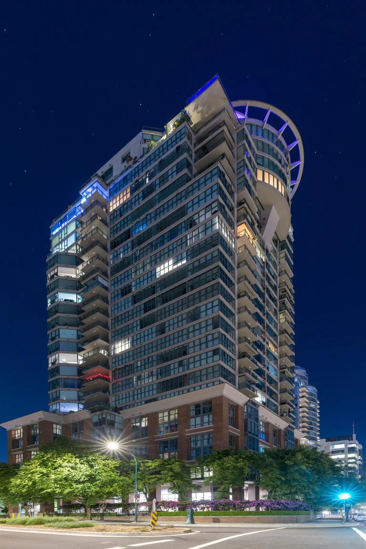 2105 1128 QUEBEC STREET, Vancouver BC V6A 4E1