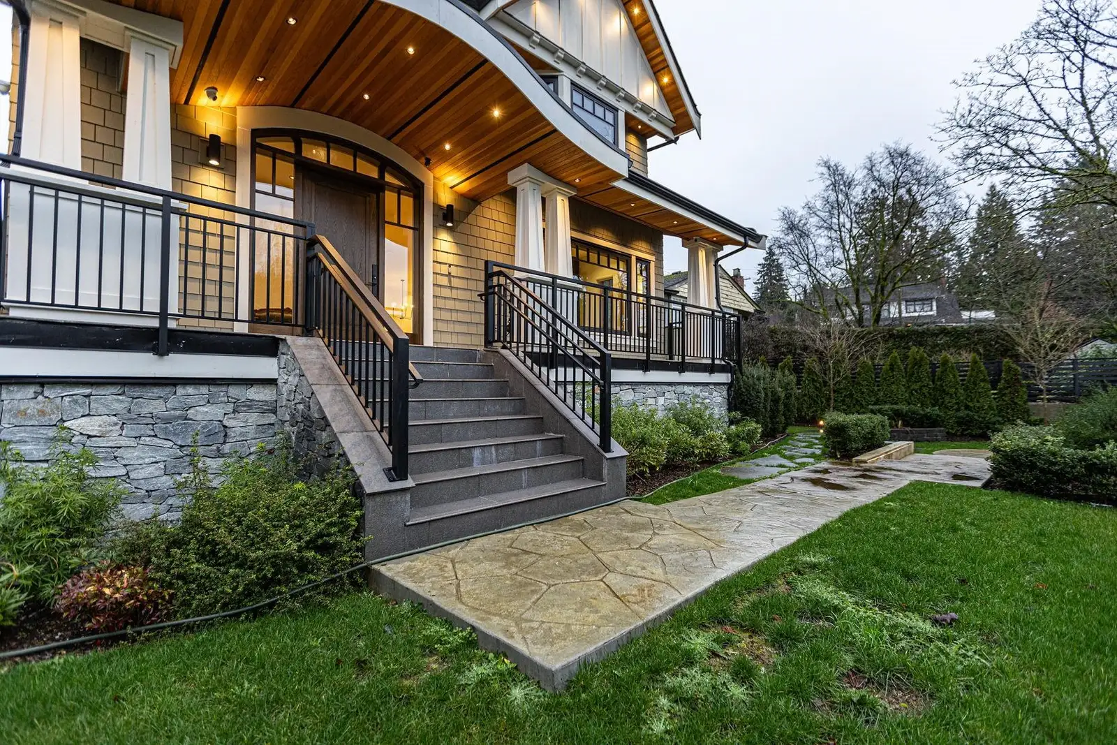 2051 W KING EDWARD AVENUE, Vancouver BC V6J 2W8