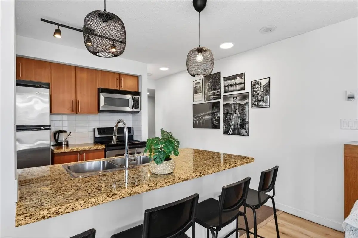 905 58 KEEFER PLACE, Vancouver BC V6B 0B8