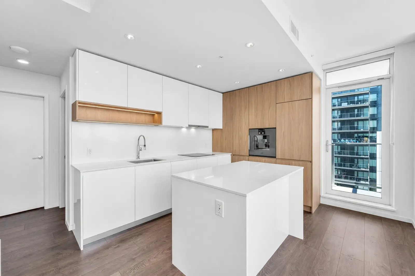 902 6808 MINORU BOULEVARD, Richmond BC V6Y 0M7