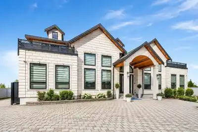 10211 NO. 6 ROAD, Richmond BC V6W 1E6
