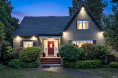 1049 W 33RD AVENUE, Vancouver BC V6M 1A1
