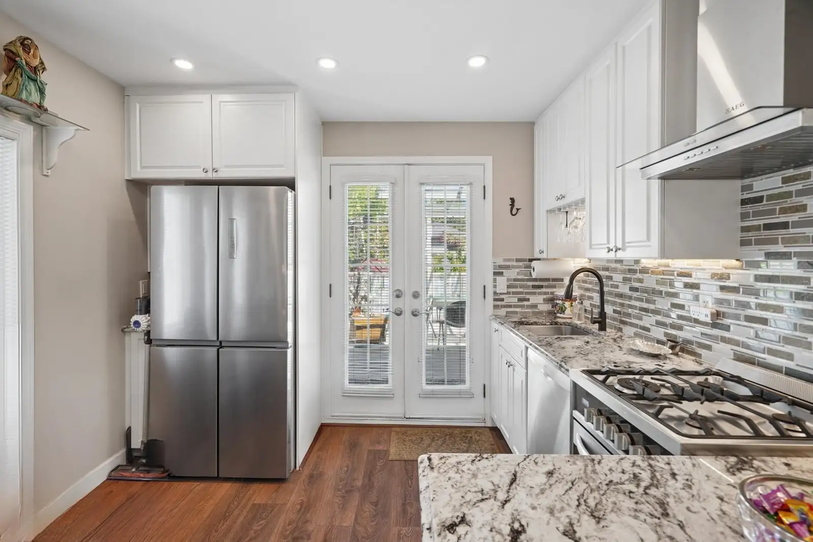 219 E 38TH AVENUE, Vancouver BC V5W 1H3