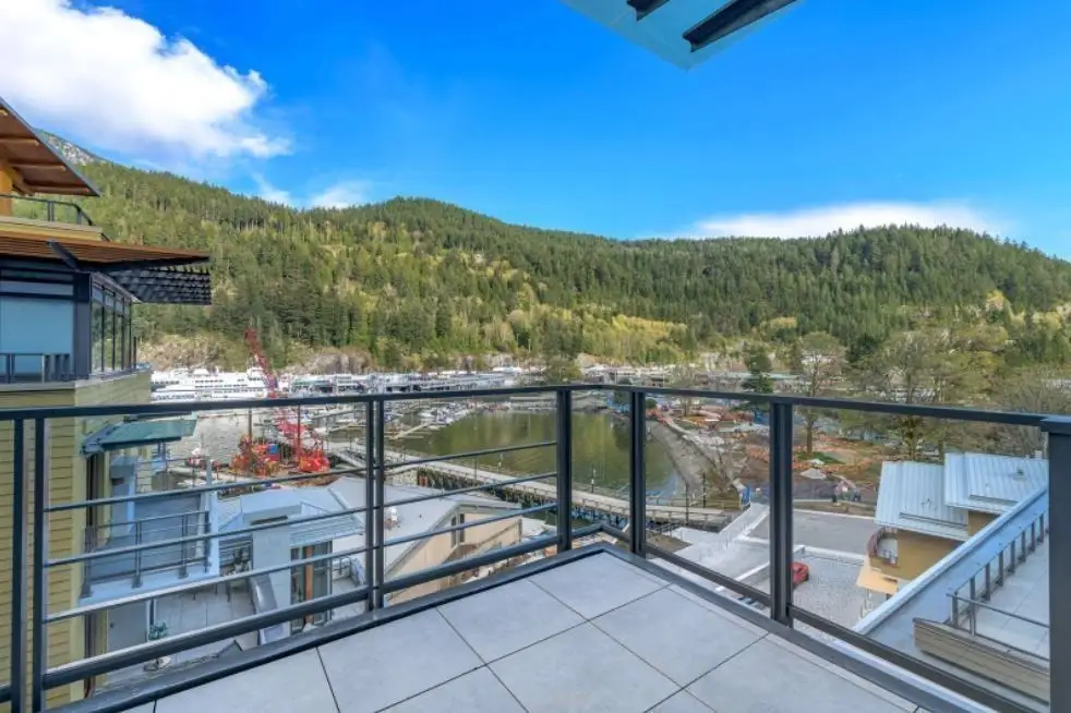 603 6699 NELSON AVENUE, West Vancouver BC V7W 2B2