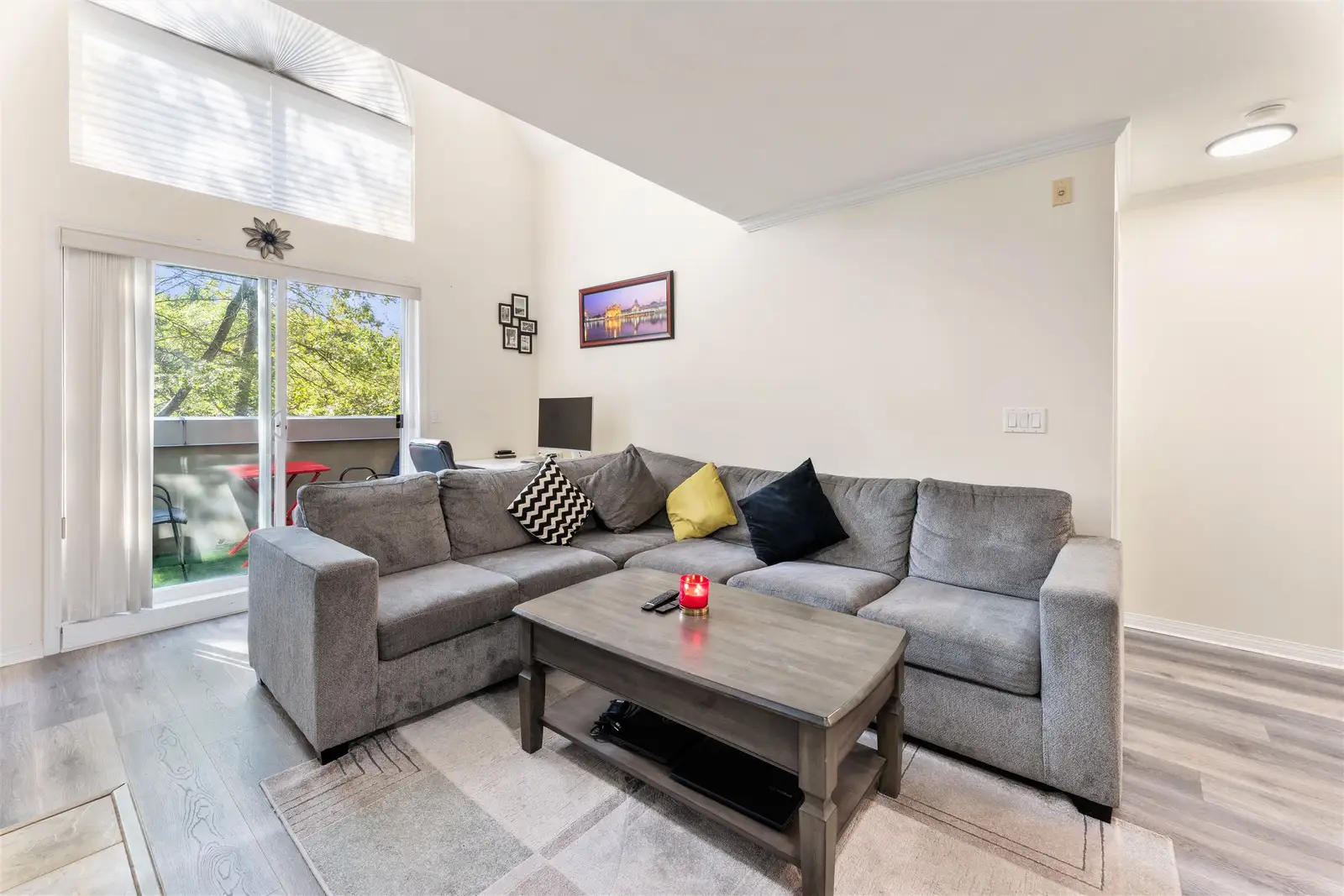 406 12155 75A AVENUE, Surrey BC V3W 1B9