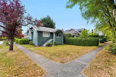 3895 W 20TH AVENUE, Vancouver BC V6S 1G1