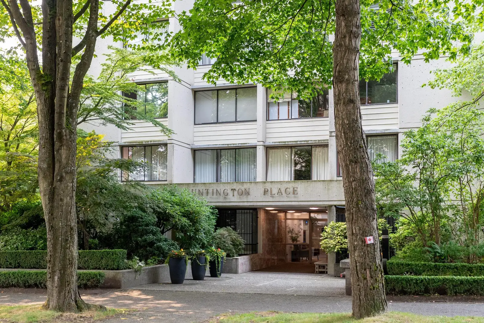 405 1816 HARO STREET, Vancouver BC V6G 2Y7