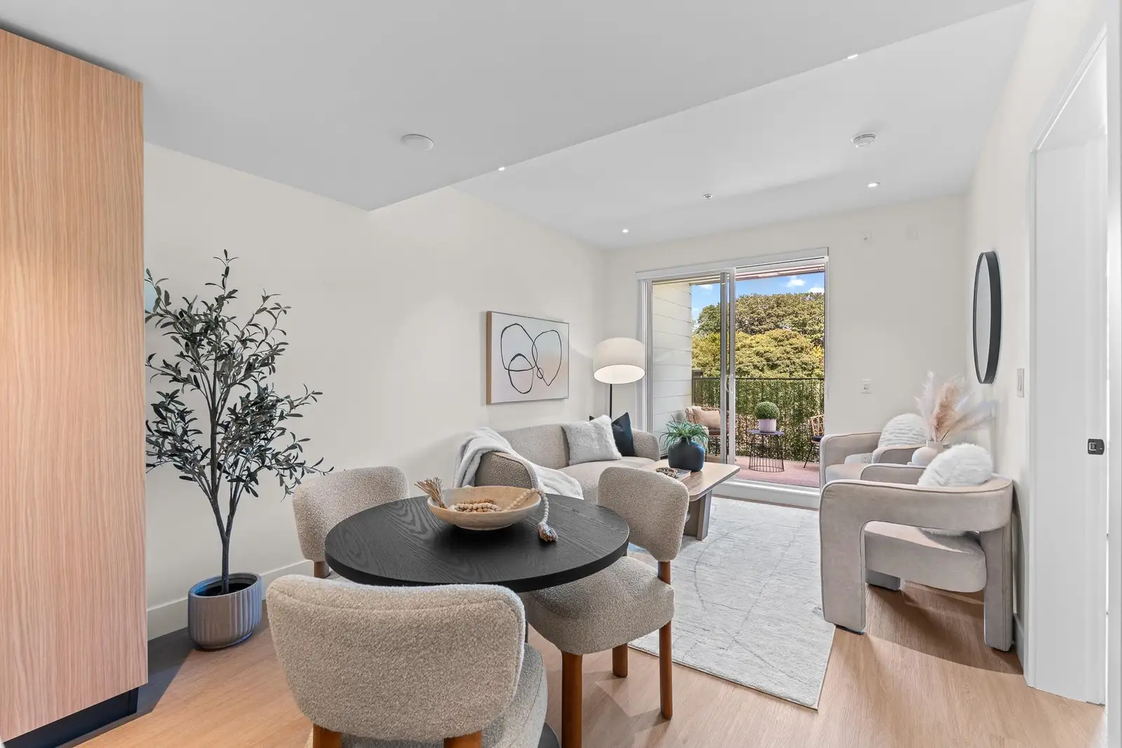 410 2235 E BROADWAY, Vancouver BC V5N 0J5
