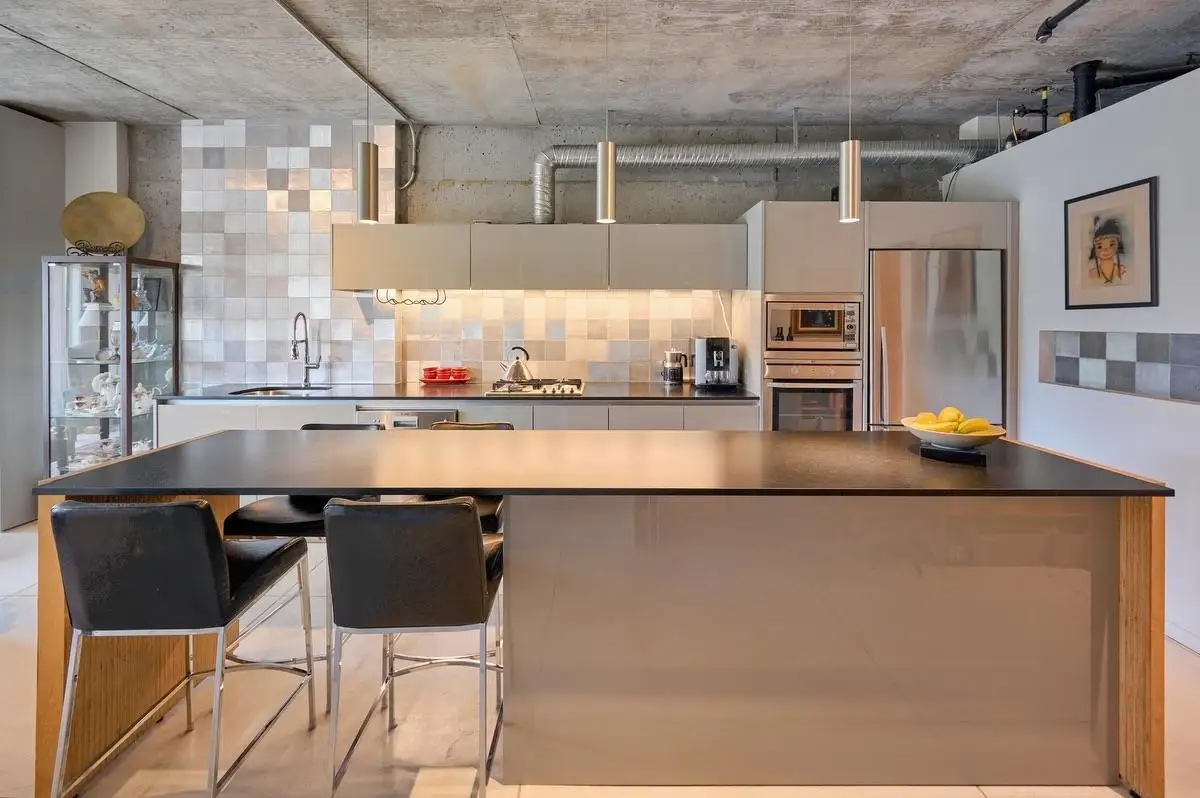 205 1529 W 6TH AVENUE, Vancouver BC V6J 1R1