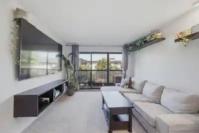 209 2120 W 2ND AVENUE, Vancouver BC V6K 1H6
