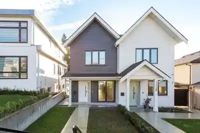 2130 QUALICUM DRIVE, Vancouver BC V5P 2M2