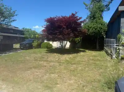 446 E 16TH STREET, North Vancouver BC V7L 2T5