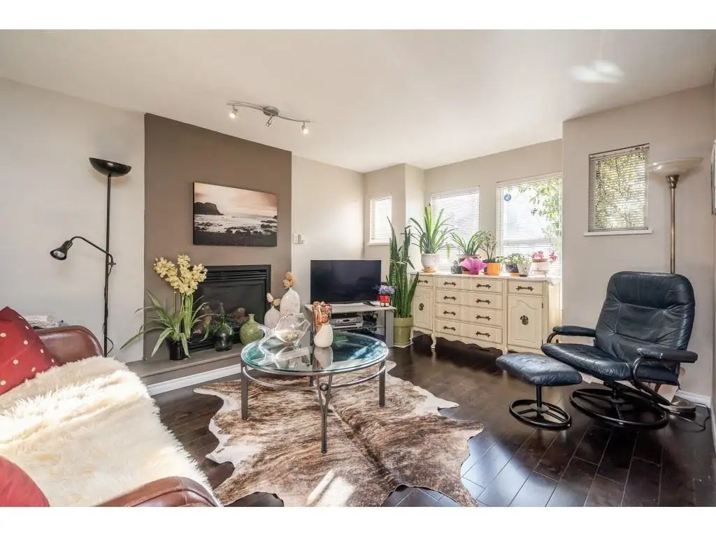 1528 BOND STREET, North Vancouver BC V7J 1E7