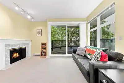 209 1924 COMOX STREET, Vancouver BC V6G 1R4