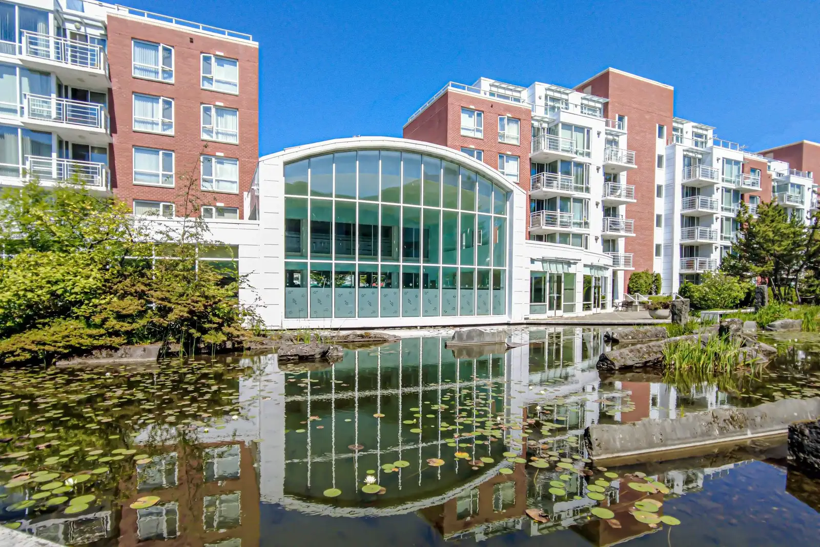 212 688 FAIRCHILD ROAD, Vancouver BC V5Z 4P7