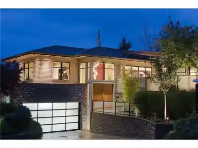 944 BEACONSFIELD ROAD, North Vancouver BC V7R 1S9