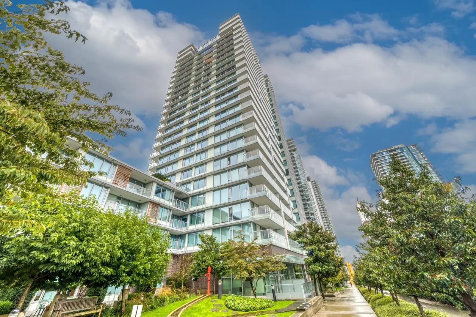 1407 8031 NUNAVUT LANE, Vancouver BC V5X 0C9
