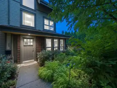 2982 CHESTERFIELD AVENUE, North Vancouver BC V7N 3M6
