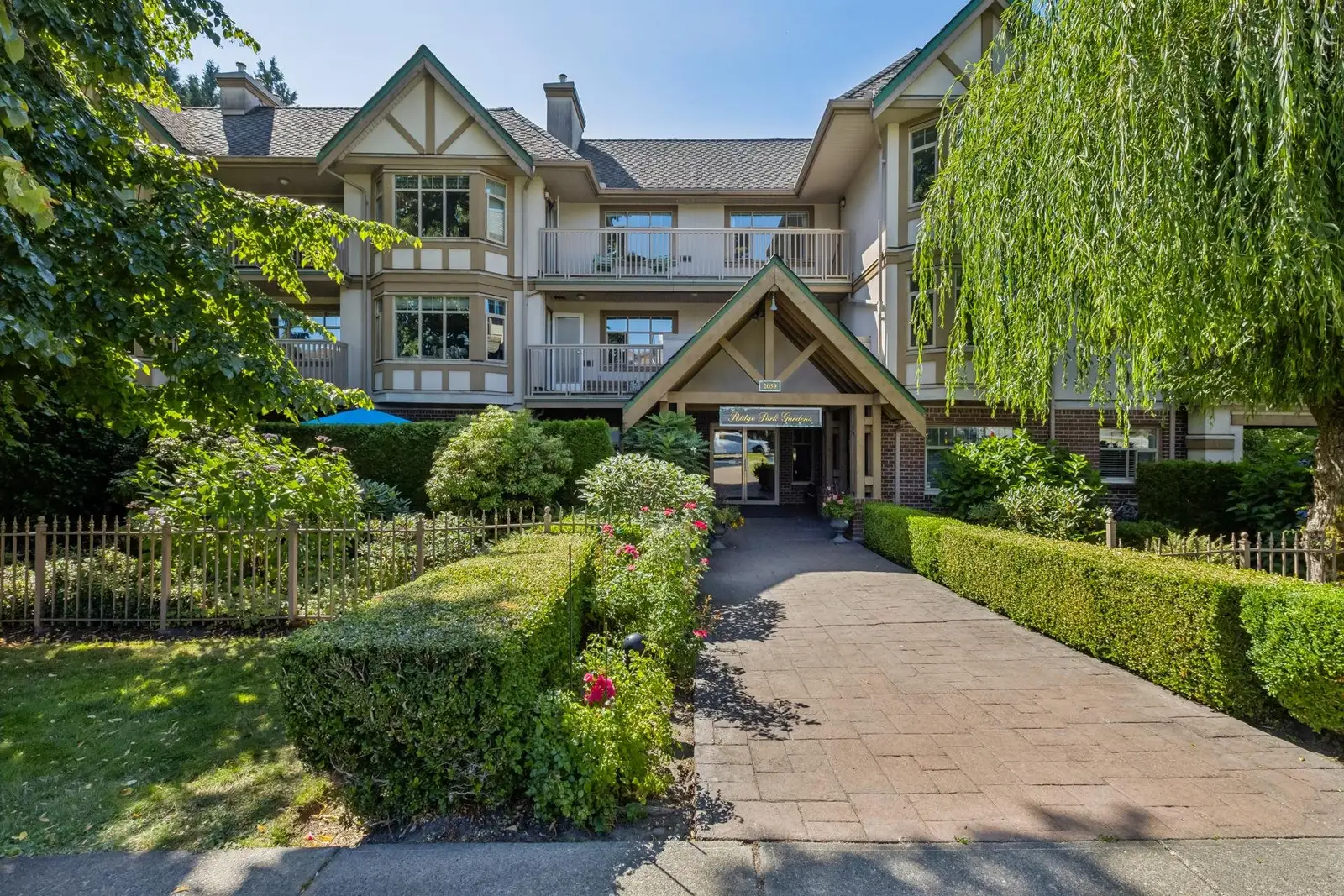 505 2059 CHESTERFIELD AVENUE, North Vancouver BC V7M 2P4