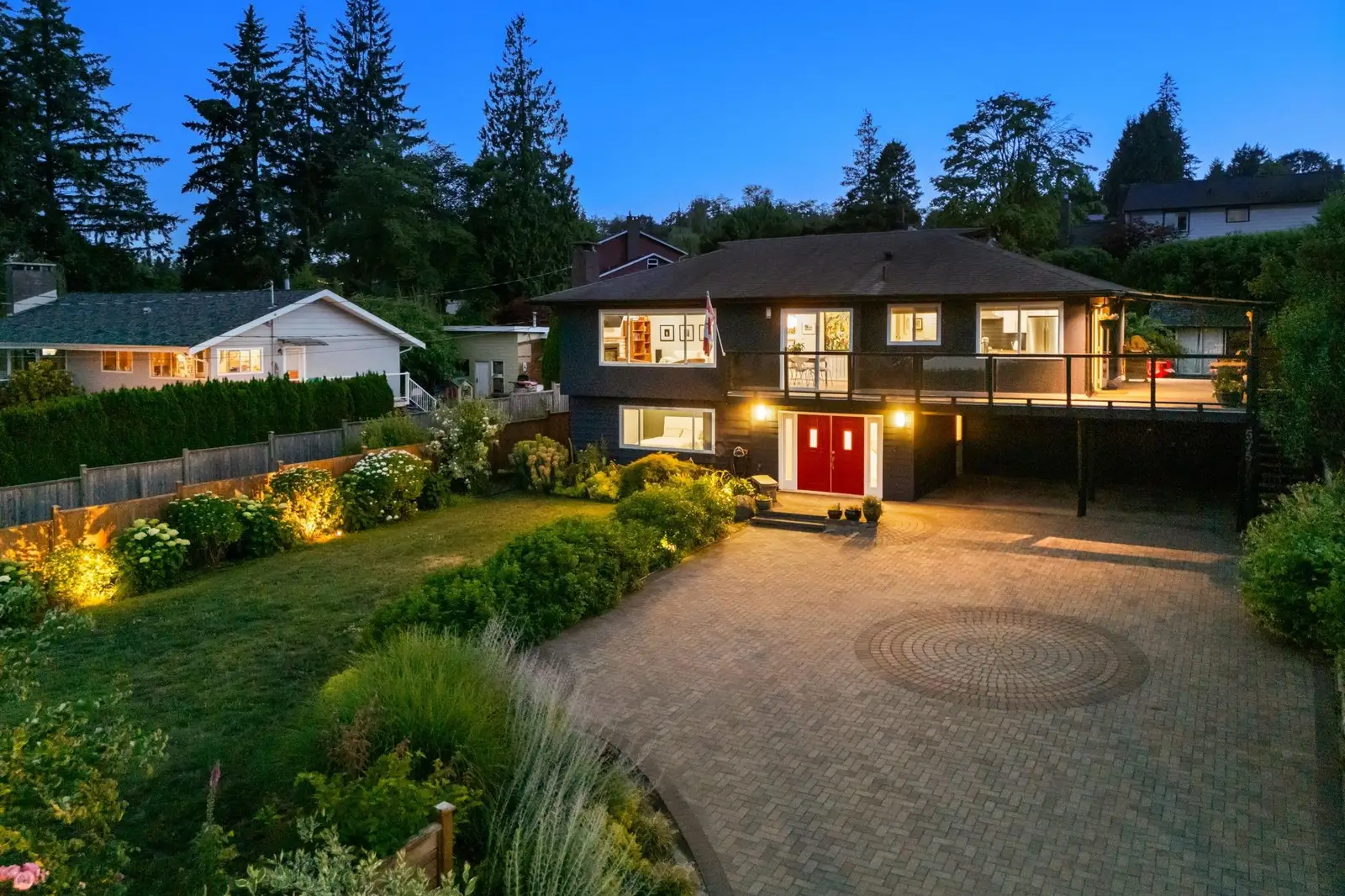 575 N DOLLARTON HIGHWAY, North Vancouver BC V7G 1N3