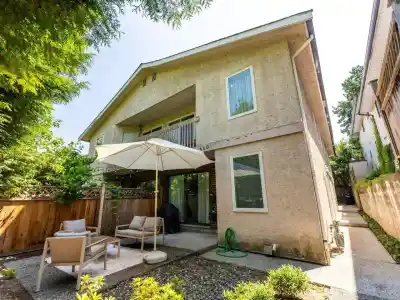 310 16TH AVENUE, Vancouver BC V5T 2T6