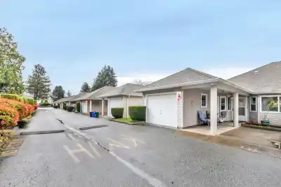 18 7127 124 STREET AVENUE, Surrey BC V3W 3W9