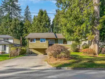 1110 LODGE ROAD, North Vancouver BC V7R 1W8
