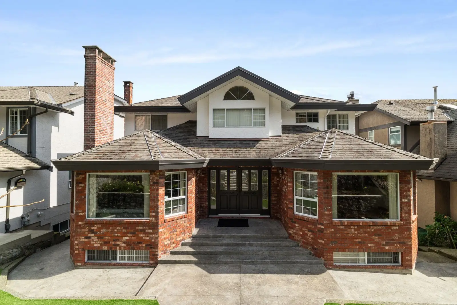 547 TEMPE CRESCENT, North Vancouver BC V7N 1E7