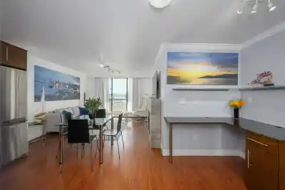 608 145 ST. GEORGES AVENUE, North Vancouver BC V7L 3G8