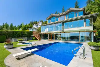 1626 PINECREST DRIVE, West Vancouver BC V7S 3H3