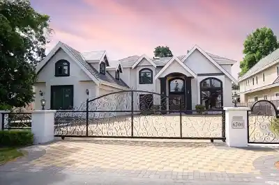 6700 MAPLE ROAD, Richmond BC V7E 1G5
