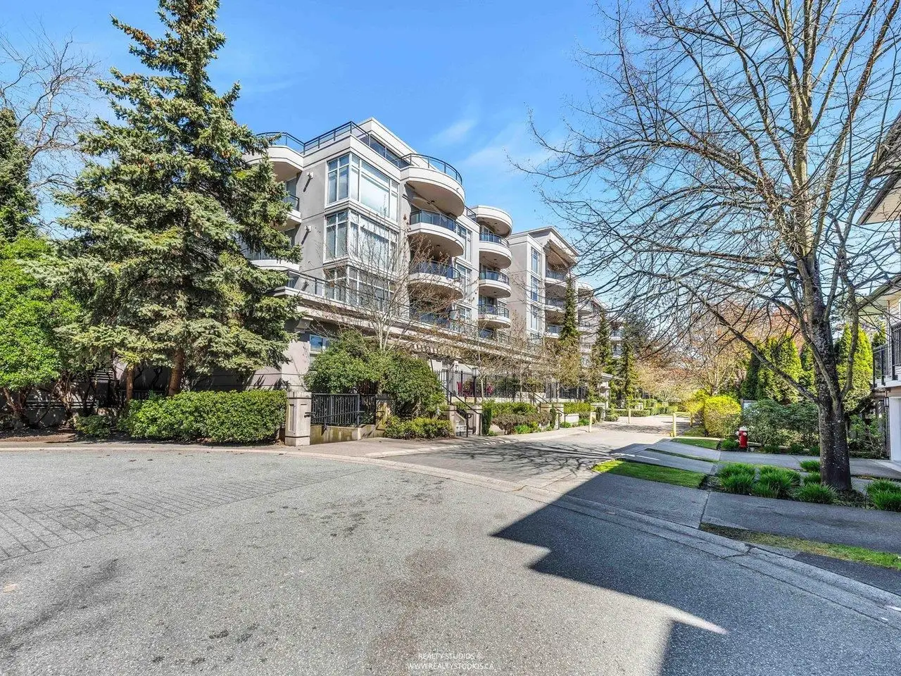 219 8480 GRANVILLE AVENUE, Richmond BC V6Y 4E8