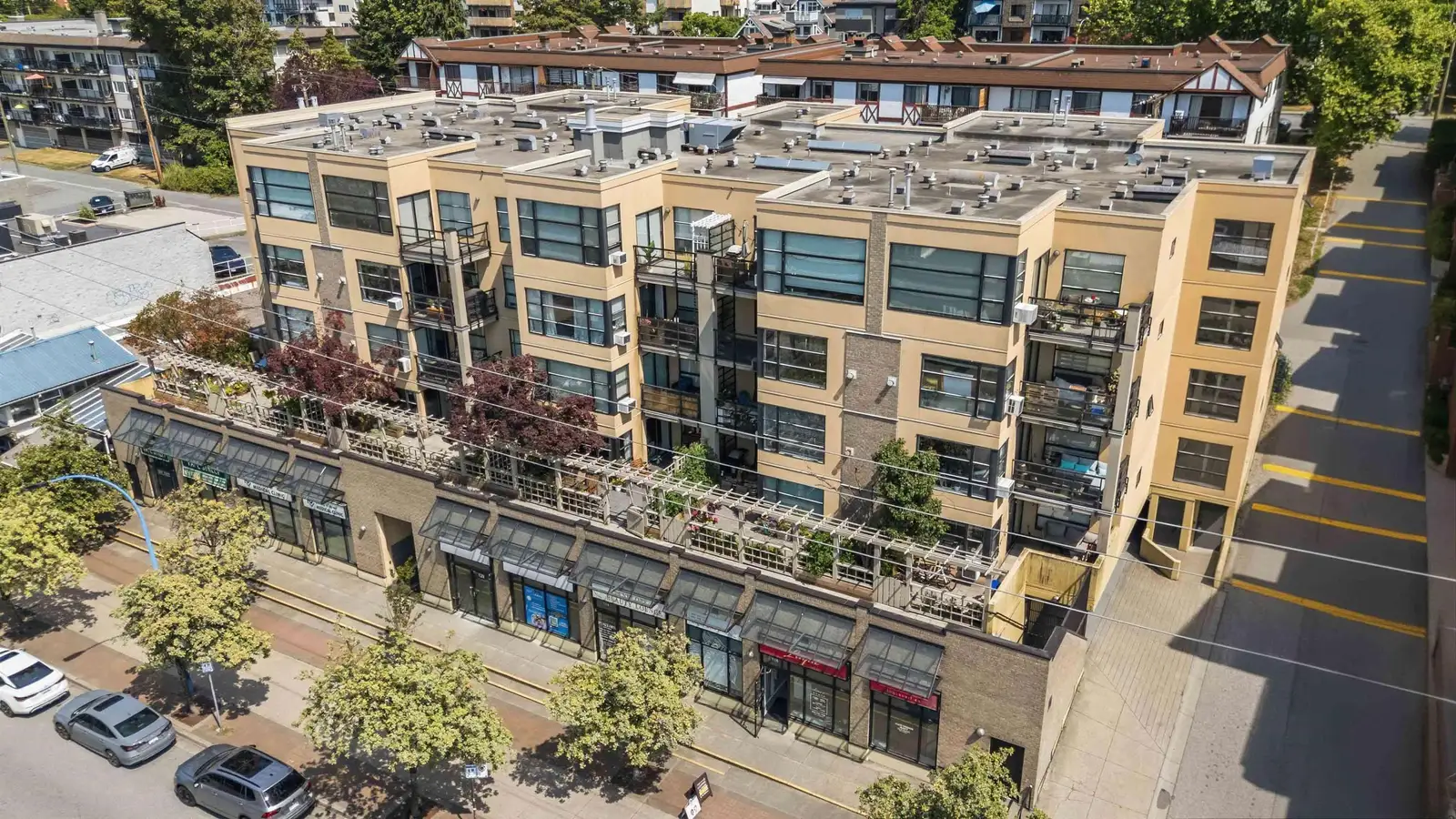 305 124 W 3RD STREET, North Vancouver BC V7M 1E8