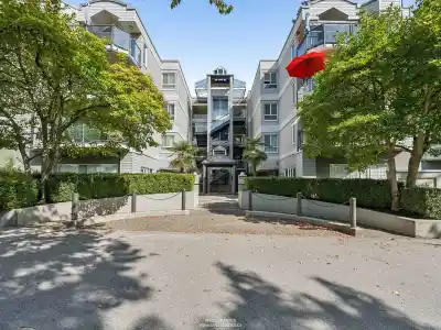 111 2250 SE MARINE DRIVE, Vancouver BC V5P 2S2