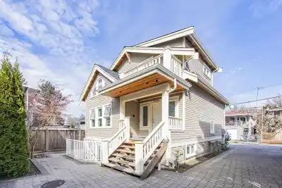 5440 RHODES STREET, Vancouver BC V5R 3N9